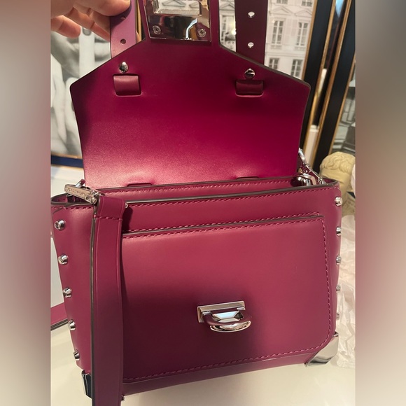 NWOT Michael Kors Manhattan Leather Crossbody bag. Burgundy colour. - Picture 5 of 13